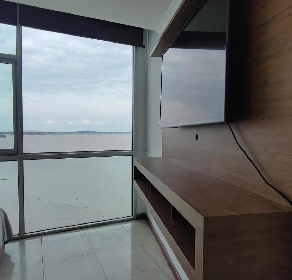 גוויאקיל Suite En Puerto Santa Ana